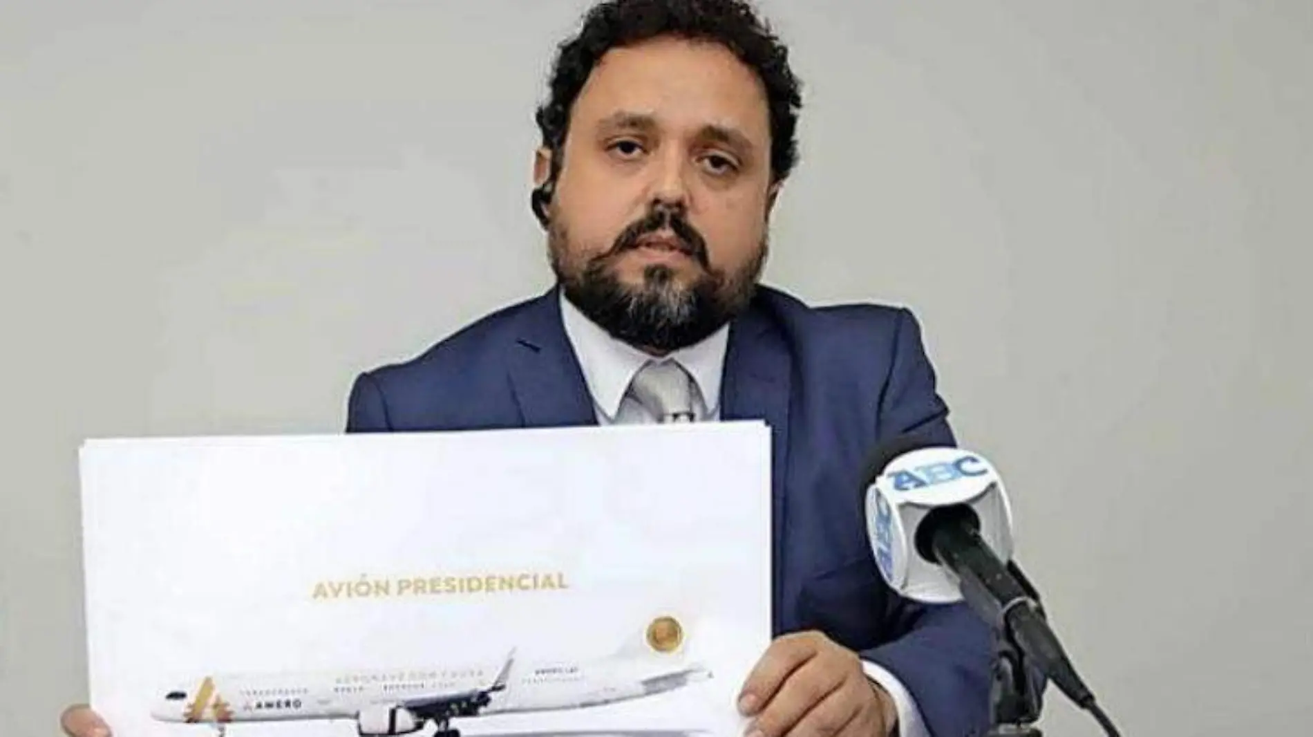 Jiménez empresario avion ESPECIAL